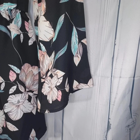 Decree long sleeve floral romper - Picture 4 of 12